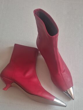 Katy Perry Red stretch ankle Boots with silver toe.